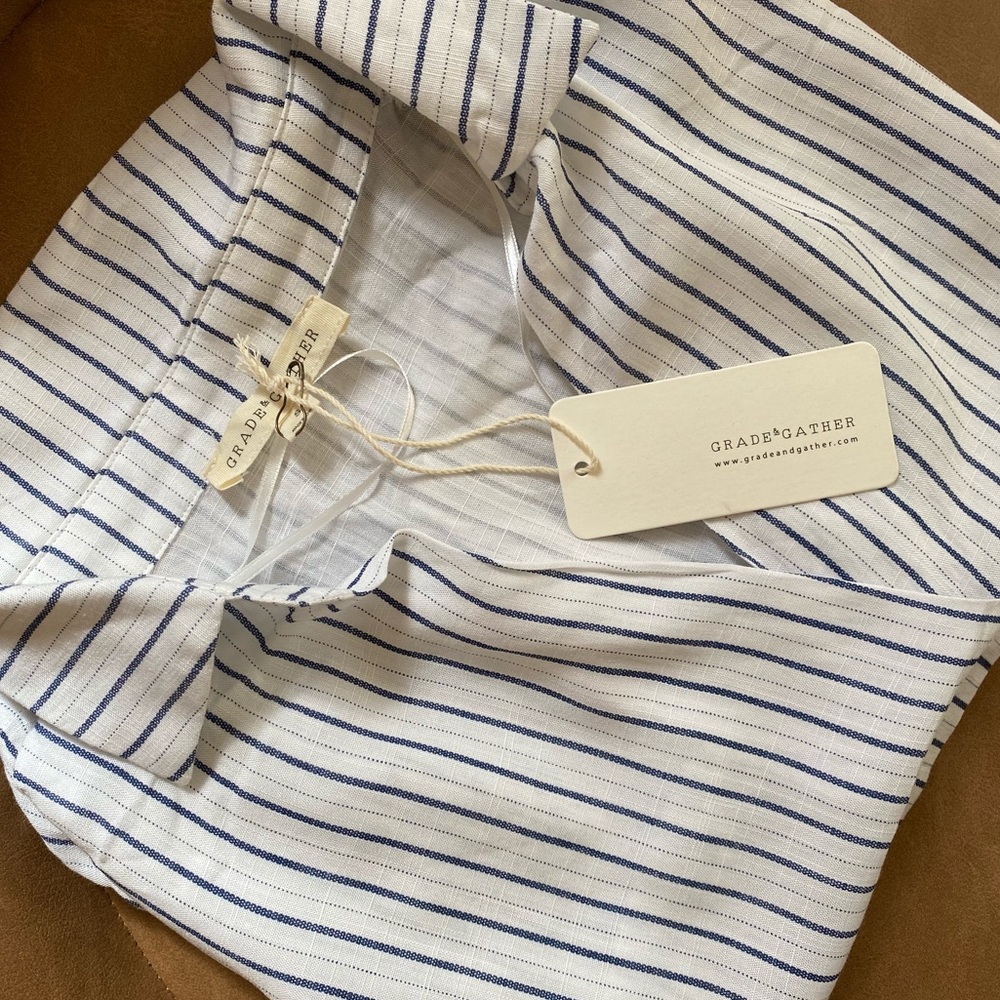 Brand New- Flowing Stripped Crop Top